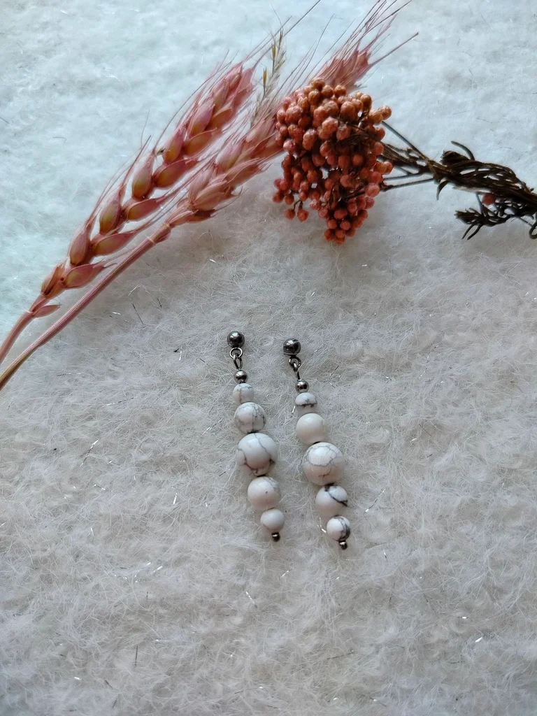White howlite earrings - stainless steel - elegant - women's jewelry – photo 5